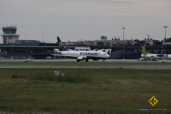Boeing 737-8AS